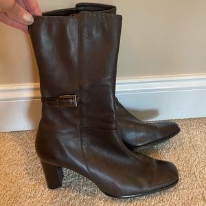 Women’s boots size 9.5